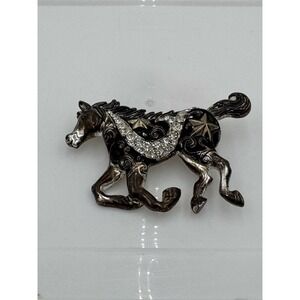 Western Peak Horse With Concho Stars And Rhinestones Megnetic Closure Pendent